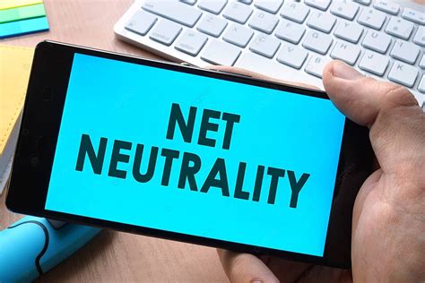  A Notável Batalha por Net Neutrality: Como a Defesa da Igualdade Digital Percorreu um Caminho Tortuoso com o Ataque de Ajuda da Comunidade Online.