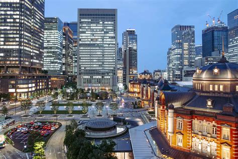 大手町駅から東京駅 歩き - 都市の迷宮を解き明かす