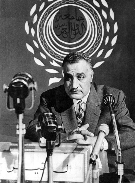 A Revolução de 1952: Um ponto de viragem no Egito moderno liderado por Gamal Abdel Nasser, o carismático e controverso líder que moldou a nação árabe.